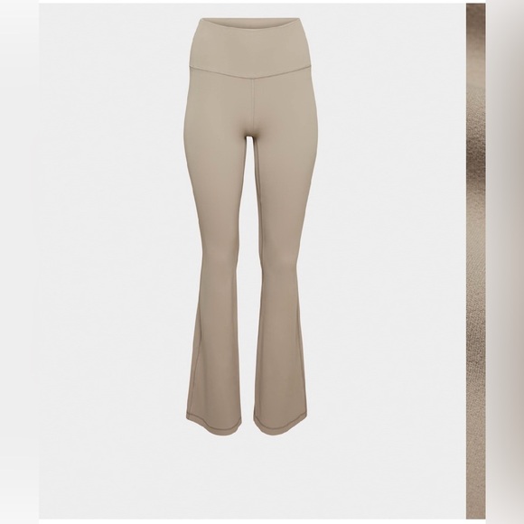 Aritzia Pants - Aritzia BUTTER Cheeky Hi-Rise Flare Legging